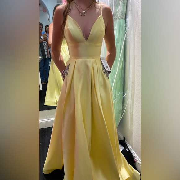 Sherri Hill Size 0 Yellow